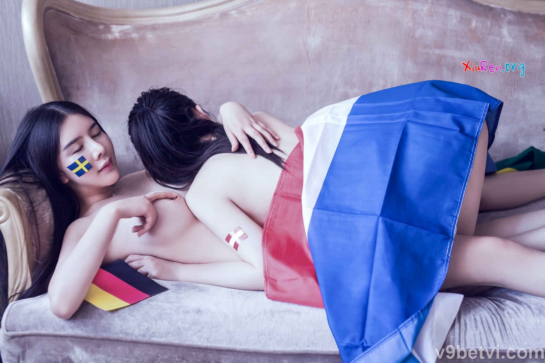 Bộ ảnh 2 cô gái đẹp Trung Quốc khỏa thân cực bốc lửa